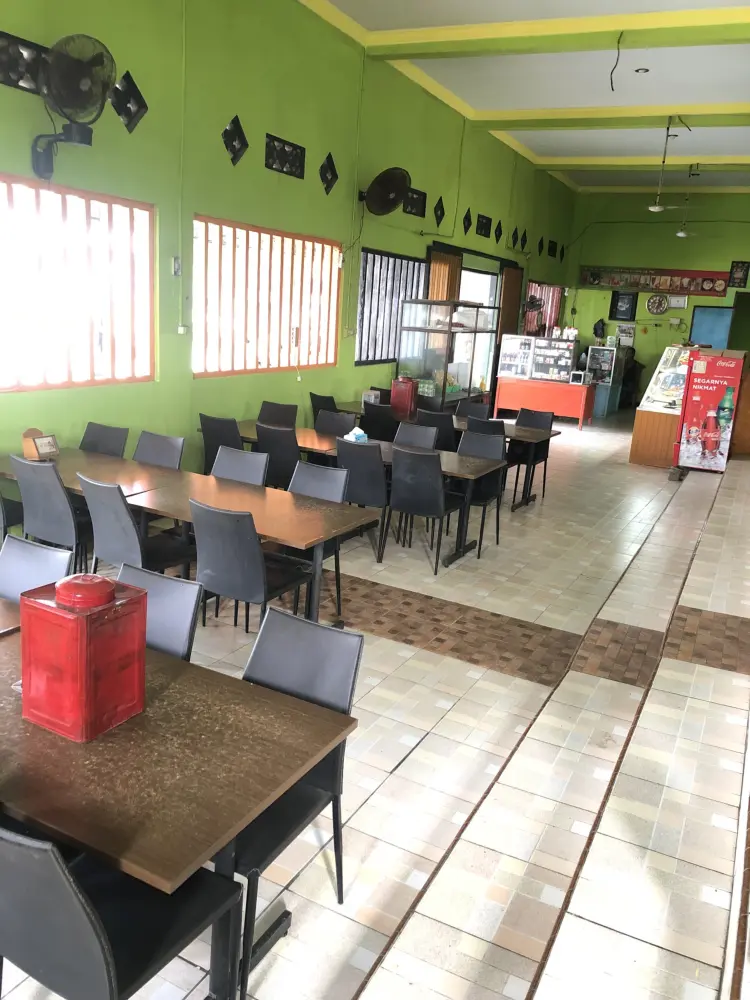 Warung Adem Ayem Prasmanan 1