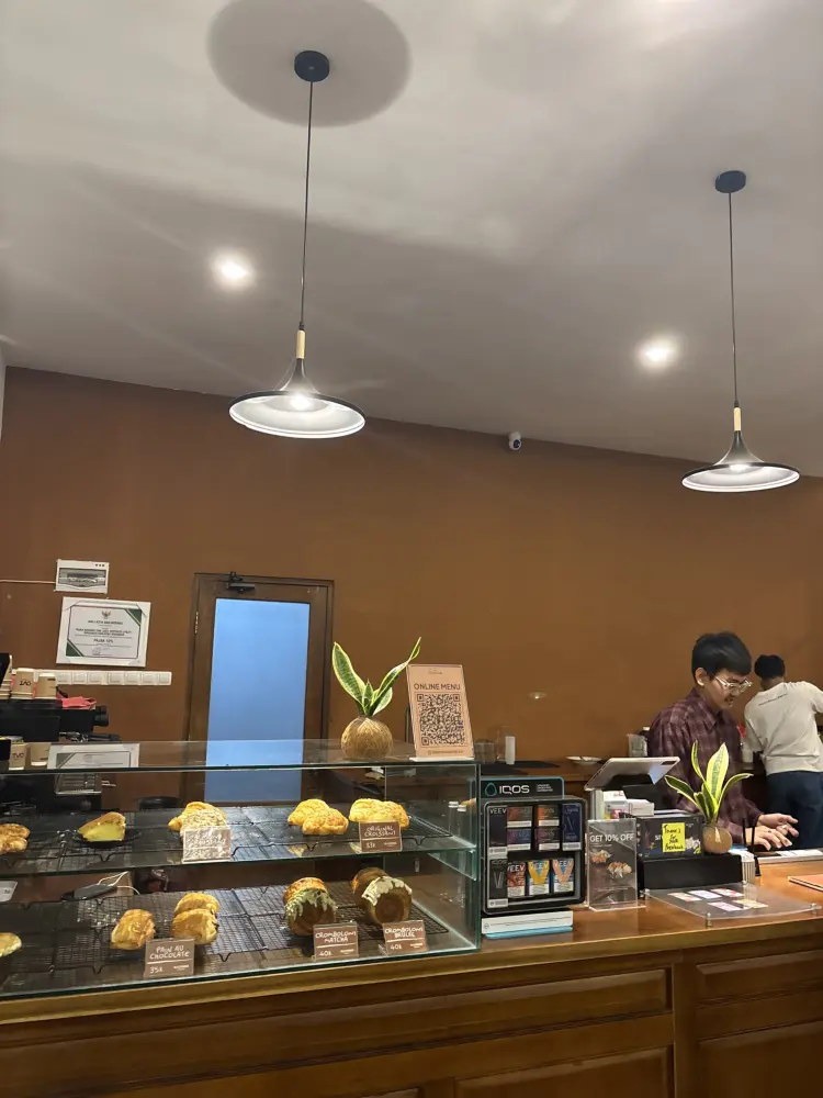 Overthink Coffee Headquarter 6