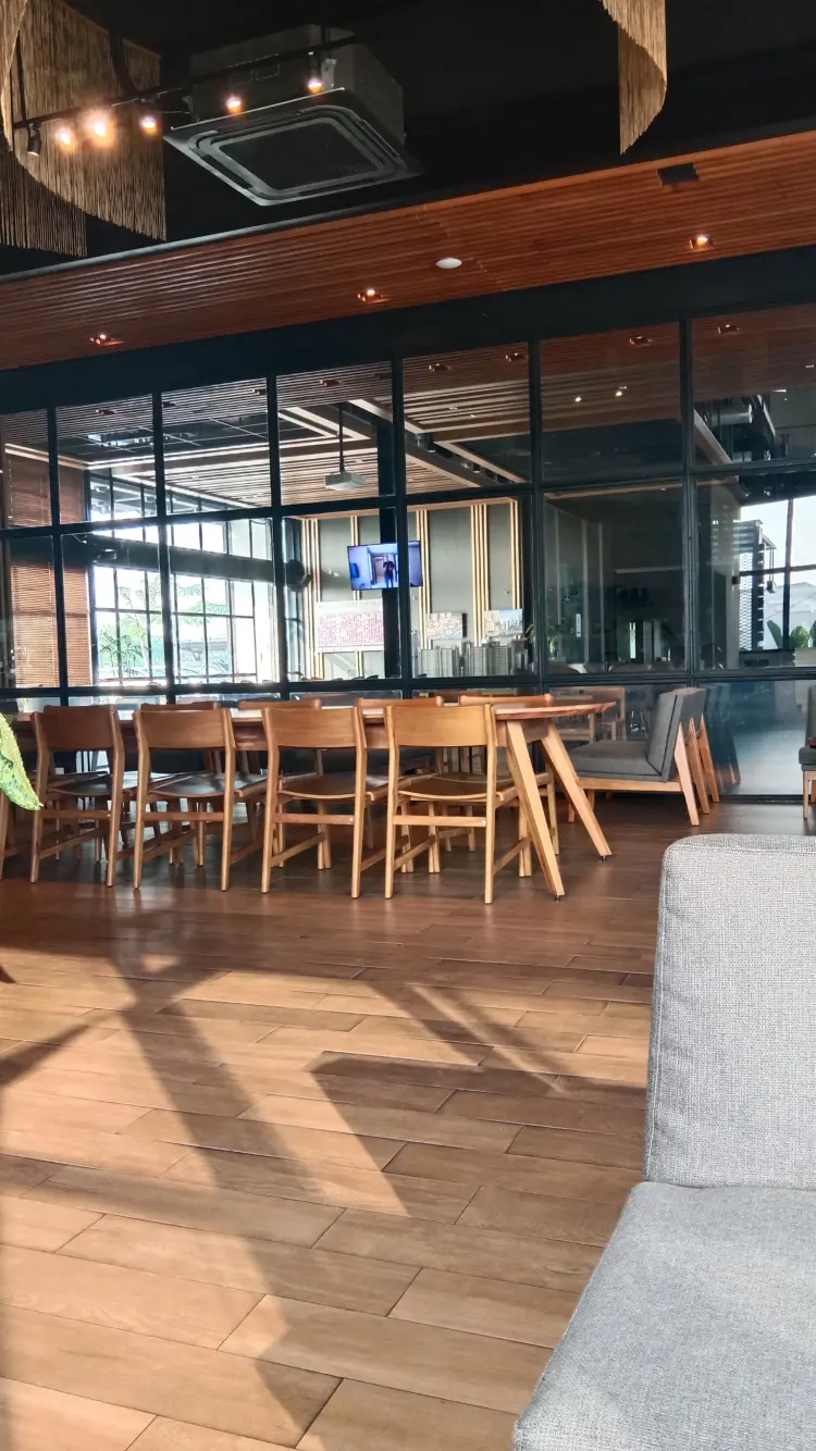 Starbucks Sakura Garden City 5