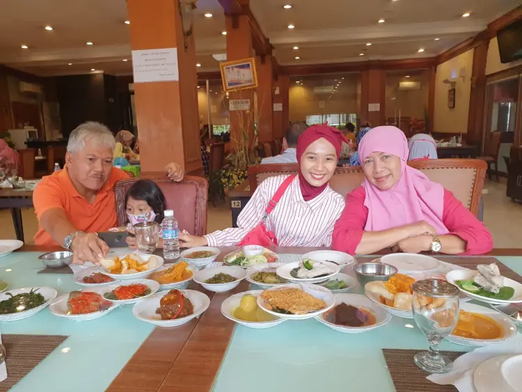 Are Jakarta's Pagi Sore restaurants a joke? What makes the Palembang OG so god-tier?