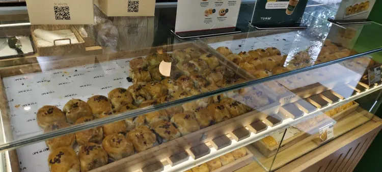 Yummi Company Bakery - Roti, Bolen, Donut Simpang Tiga Pekanbaru 7