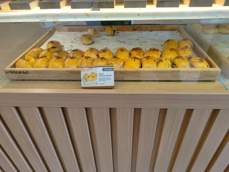Yummi Company Bakery - Roti, Bolen, Donut Simpang Tiga Pekanbaru 9