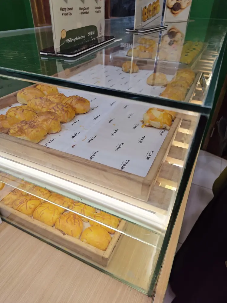 Yummi Company Bakery - Roti, Bolen, Donut Simpang Tiga Pekanbaru 5