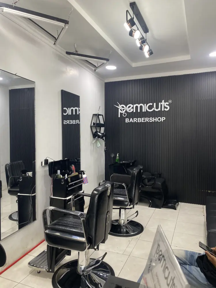 PEMICUTS BARBERSHOP 1