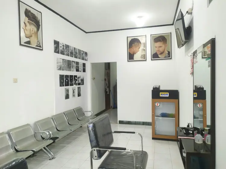 Ada Barbershop Adipala 1