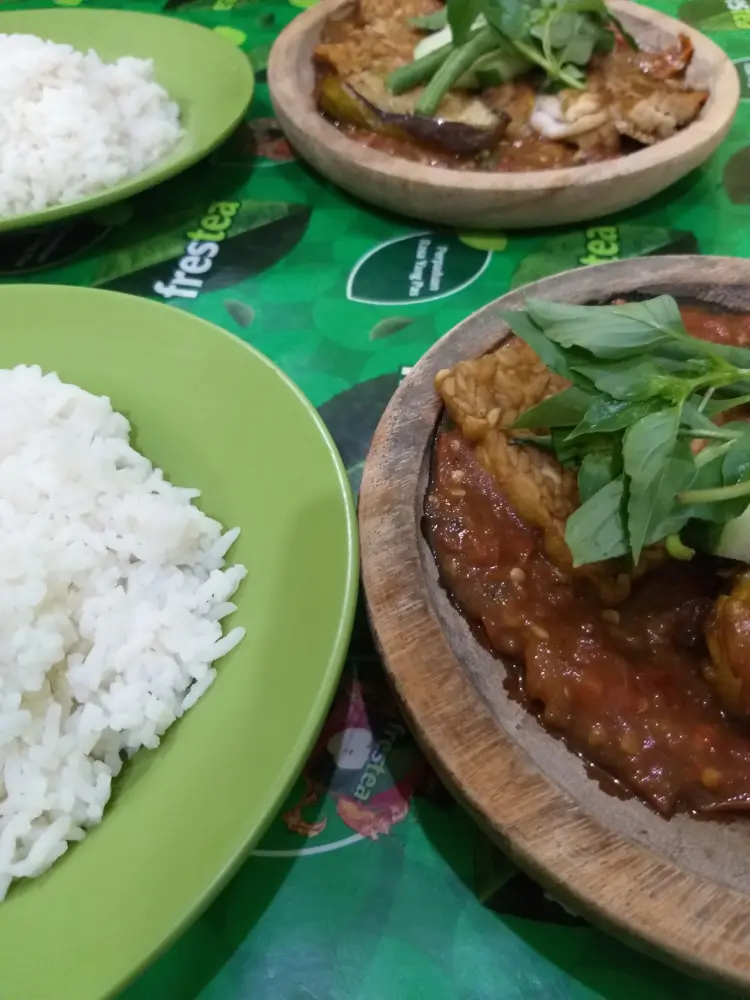 Sambel Uleg Sabar Menanti Bu Anik 7
