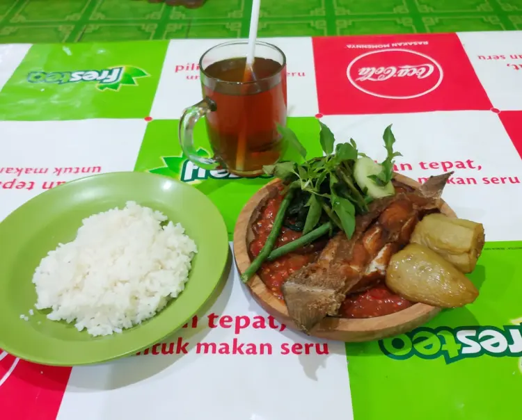 Sambel Uleg Sabar Menanti Bu Anik 3