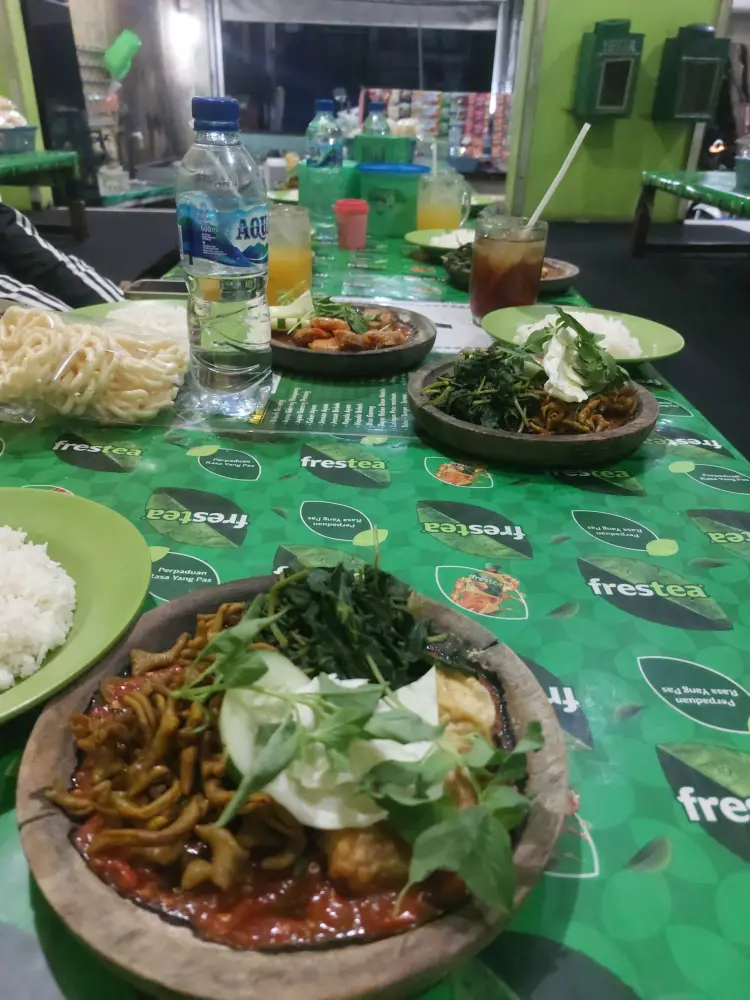 Sambel Uleg Sabar Menanti Bu Anik 2