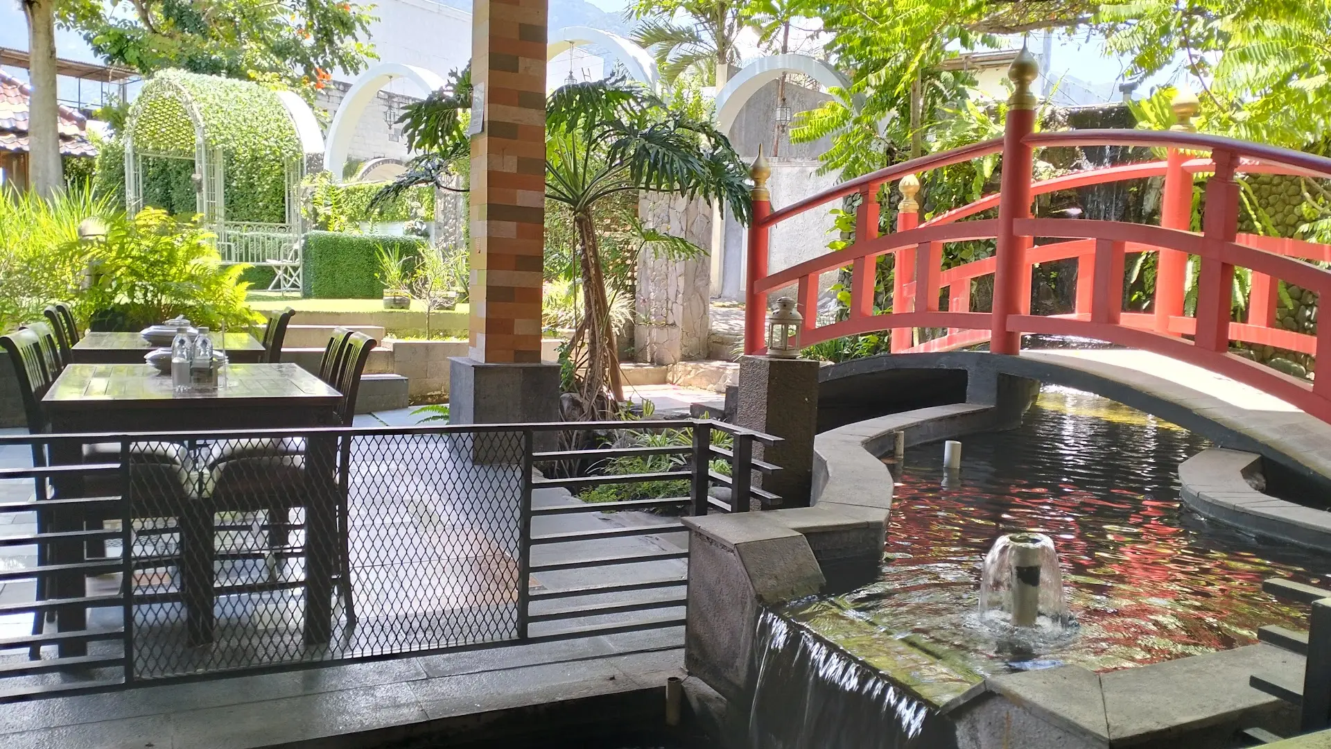 带娃党集合!加鲁特这家能稻田里划船吃饭的餐厅,优缺点都帮你扒干净了 2