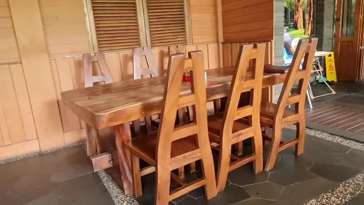 Rumah Makan Khas Sunda Cibiuk 8