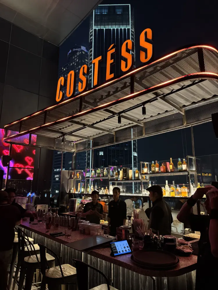 COSTESS Cafe & Bar 8