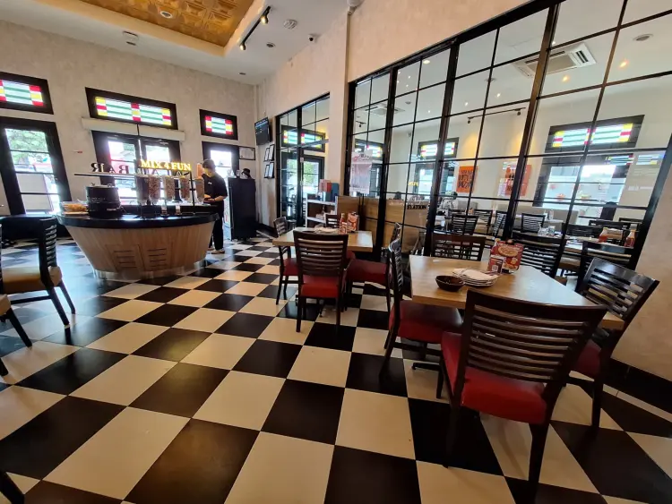 Pizza Hut Sultan Agung 4