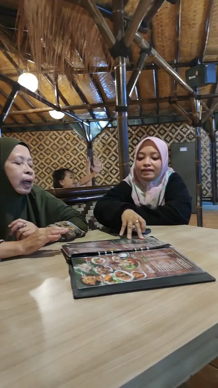 Restoran langganan Presiden di Banjarbaru... gini doang? Tonton dulu deh sebelum kamu mutusin 3