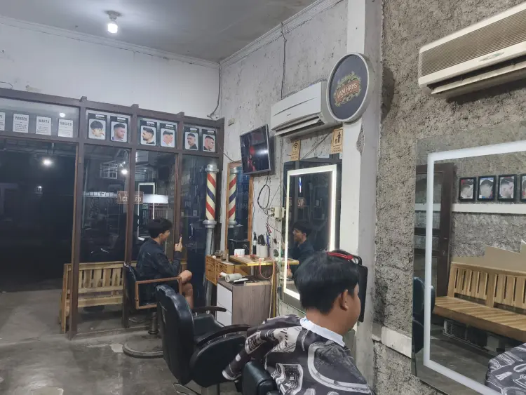 I'AM HANS BARBERSHOP 1