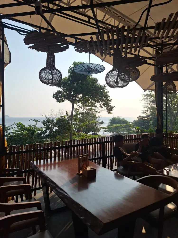 Batok Kelapa Beach Cafe 2