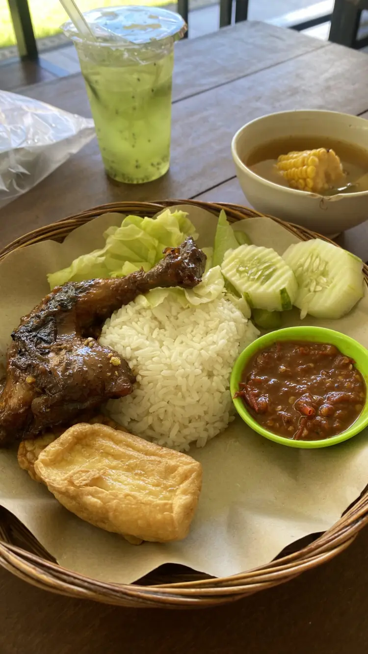 Dapoer Bunda Tempong Nyonyoor Canggu 1