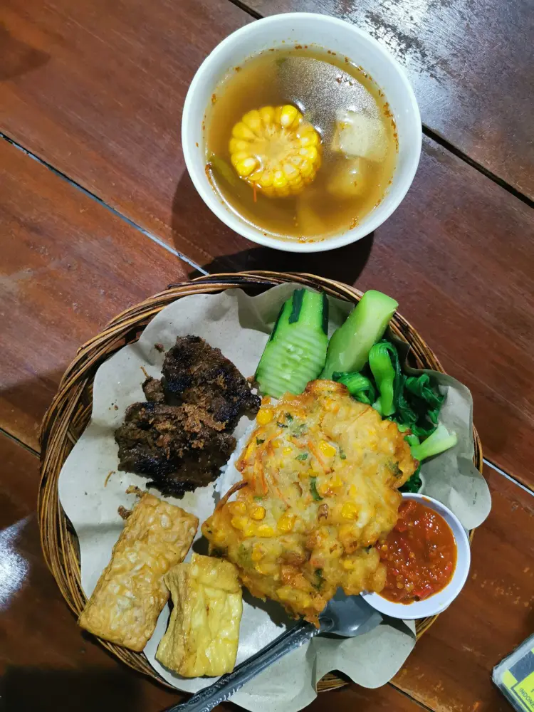 Dapoer Bunda Tempong Nyonyoor Canggu 5