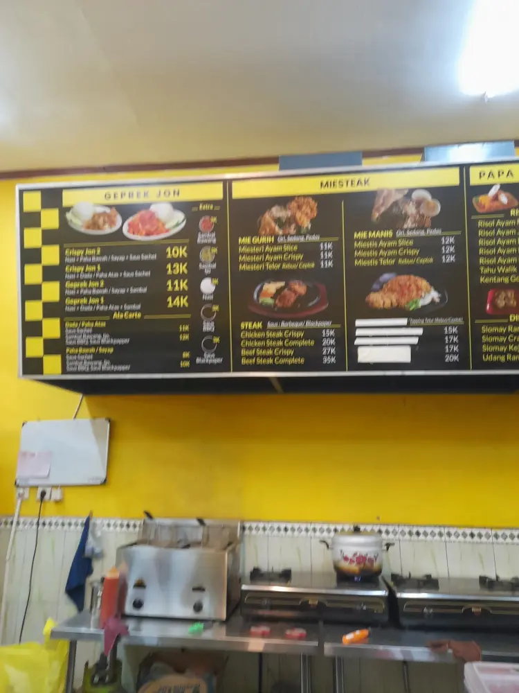 Geprek Jon x Papa Risol x Miesteak Dlanggu 8