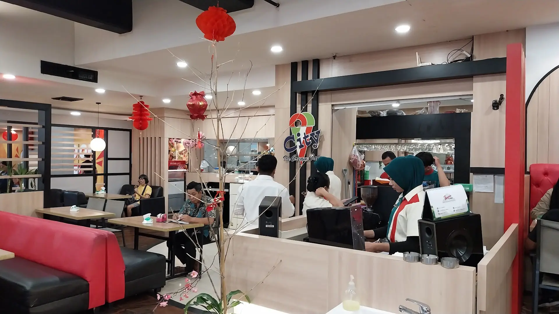 为了一盘炒饭来,差点被二手烟呛走…棉兰这家老冰室有点东西 5