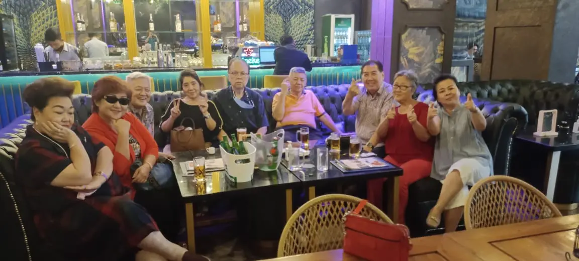 PIK's Peacock Bar: Half Stunning, Half a Nightmare. I've found the red flags for you. 5