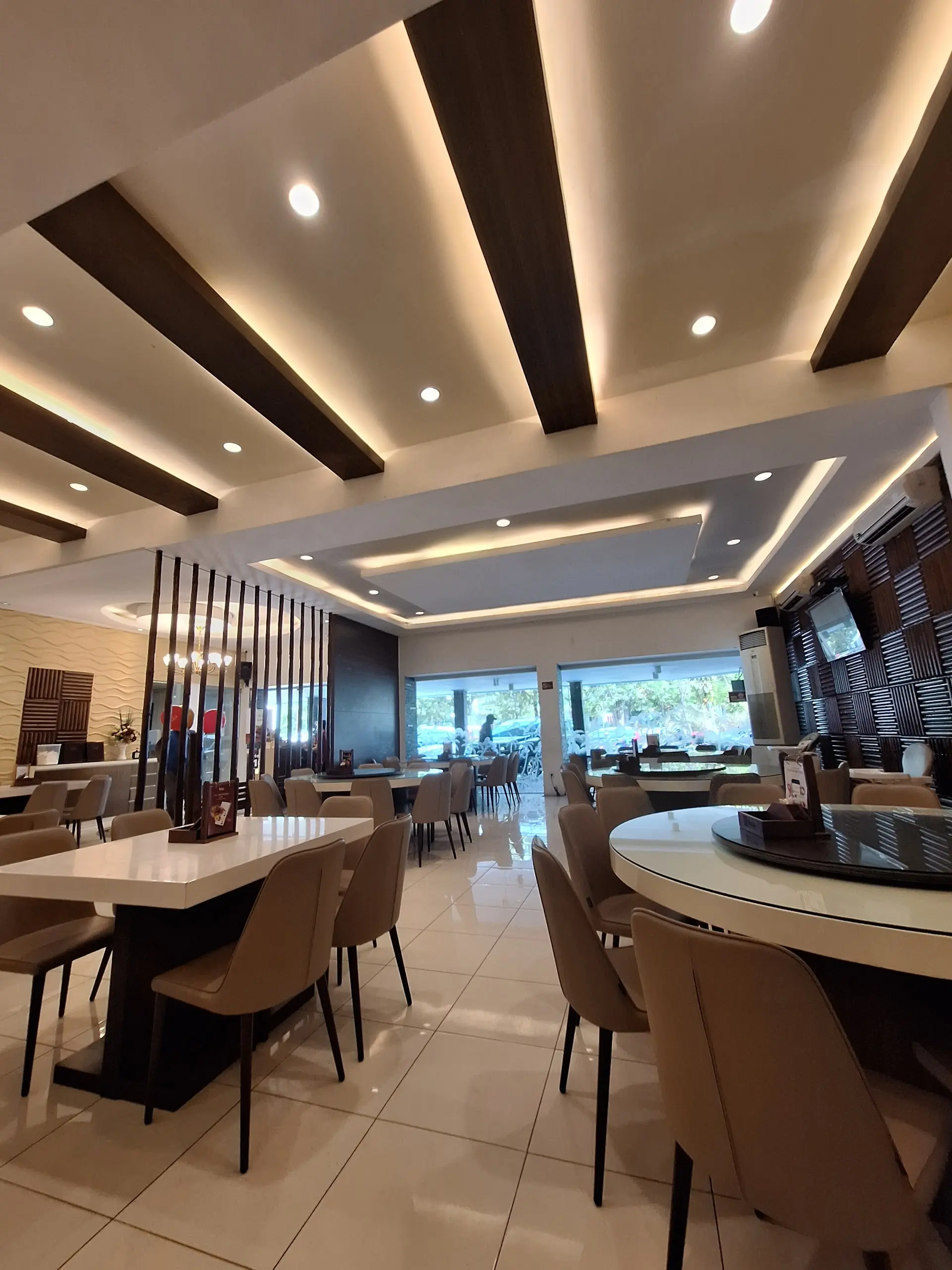 Surabaya bawa anak makan di mana? Restoran ini ada playground, tapi jangan girang dulu! 4