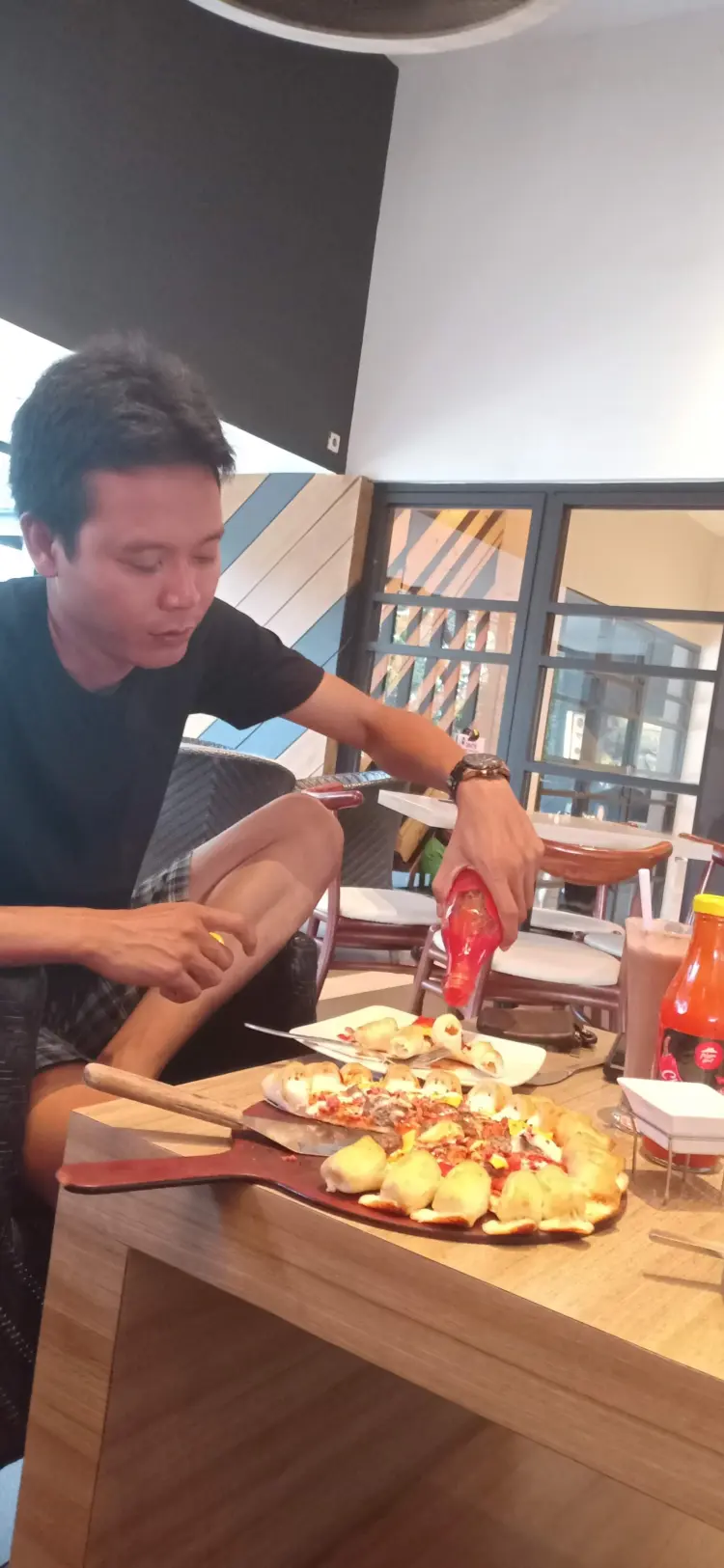 Pizza Hut Restoran 8