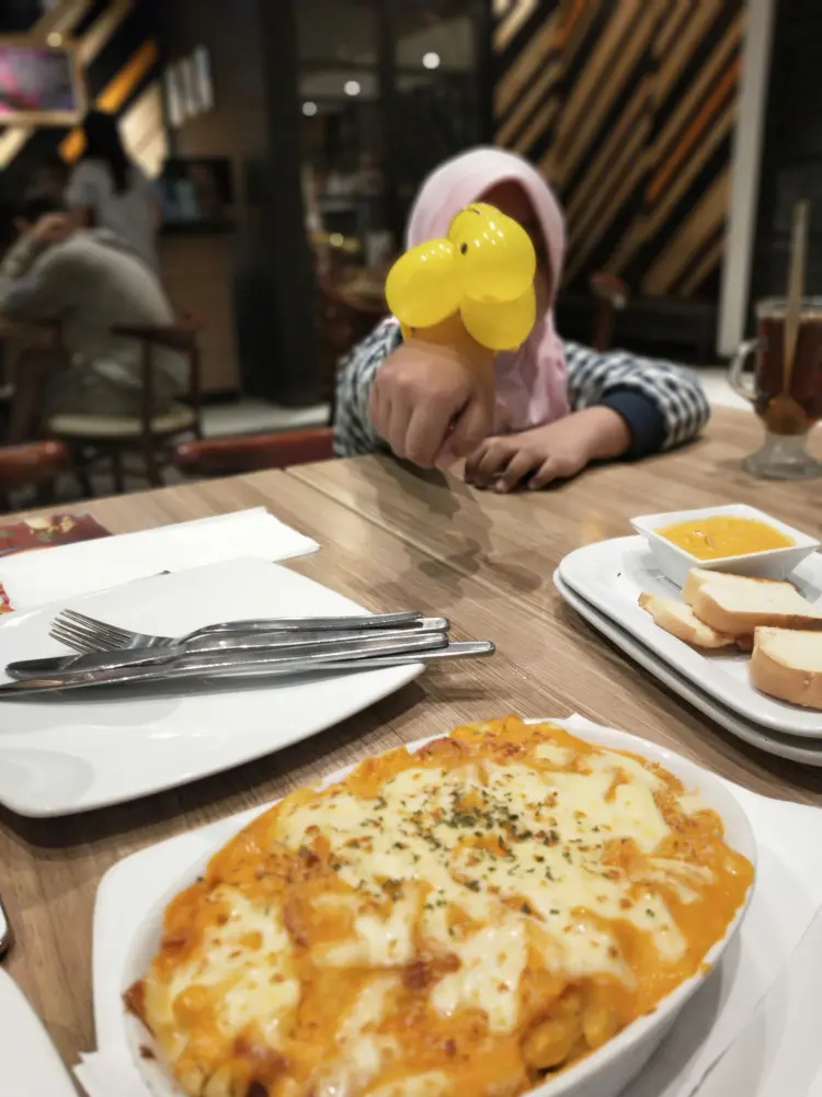 Pizza Hut Restoran 2