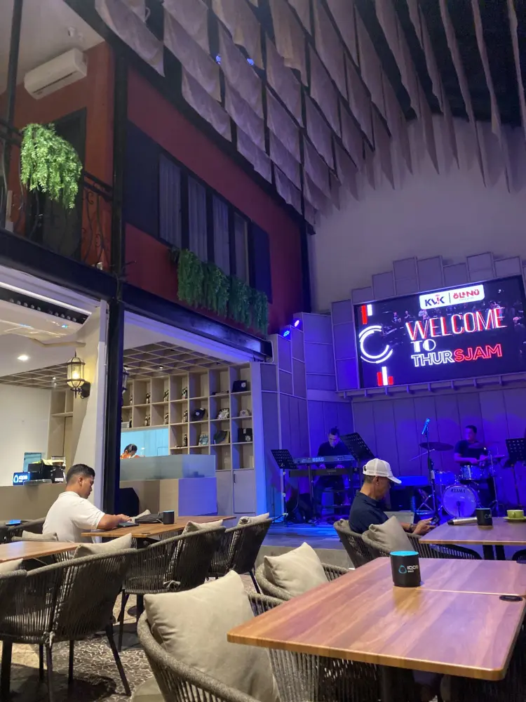 OL and NU cafe eatery 9