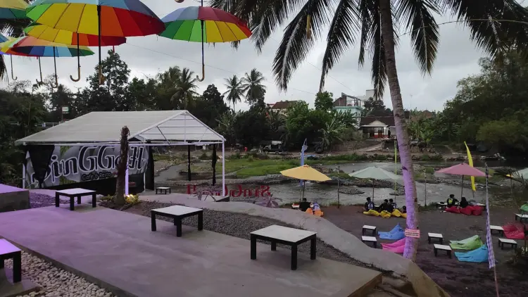 Singgah cafe & resto 9