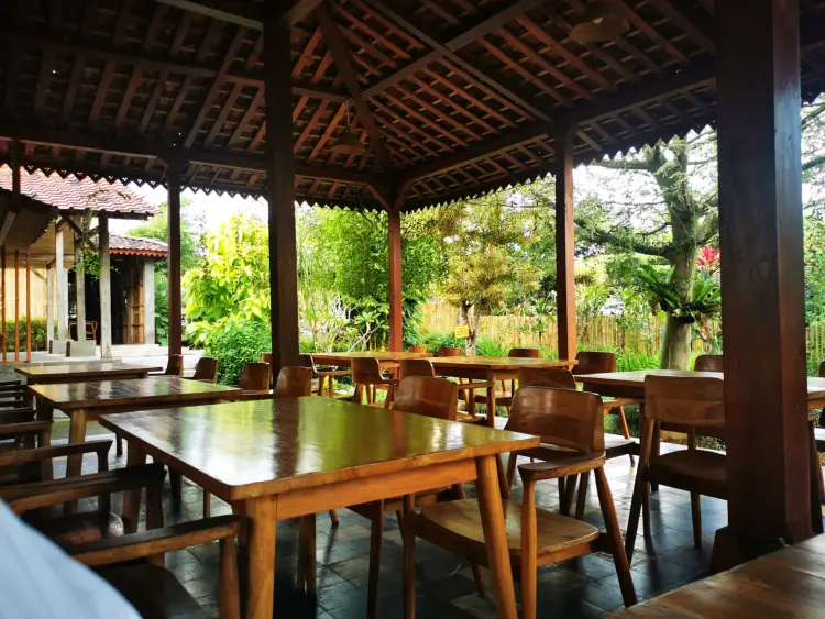 Singgah cafe & resto 6