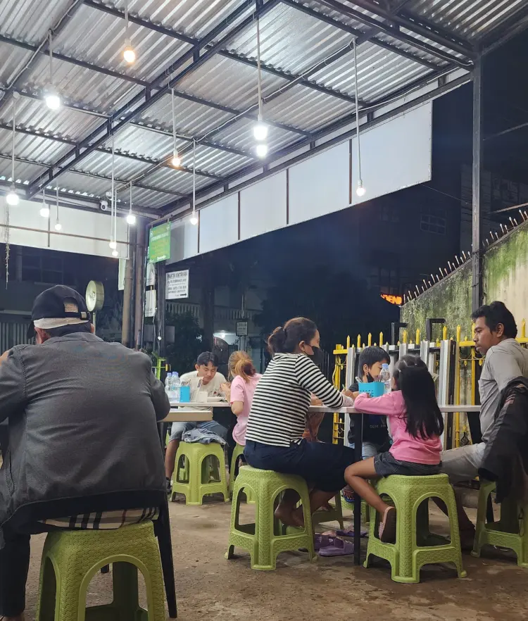 GARENG kedai pecel lele dan seafood 5