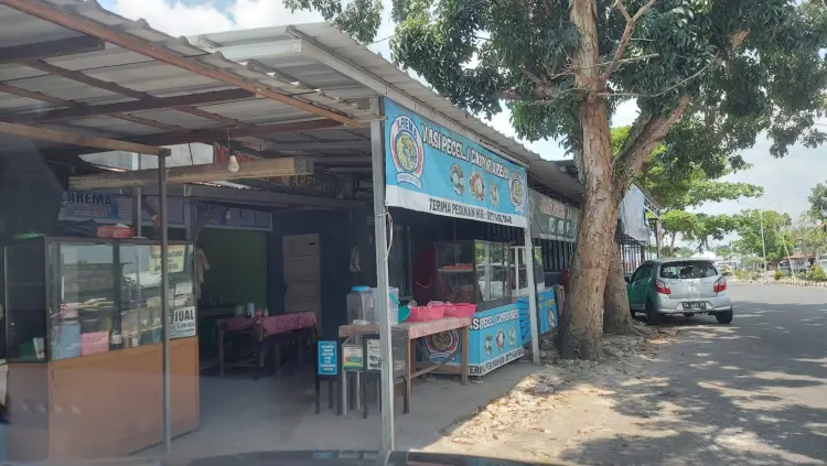 Nasi pecel dan nasi campur Arema 1