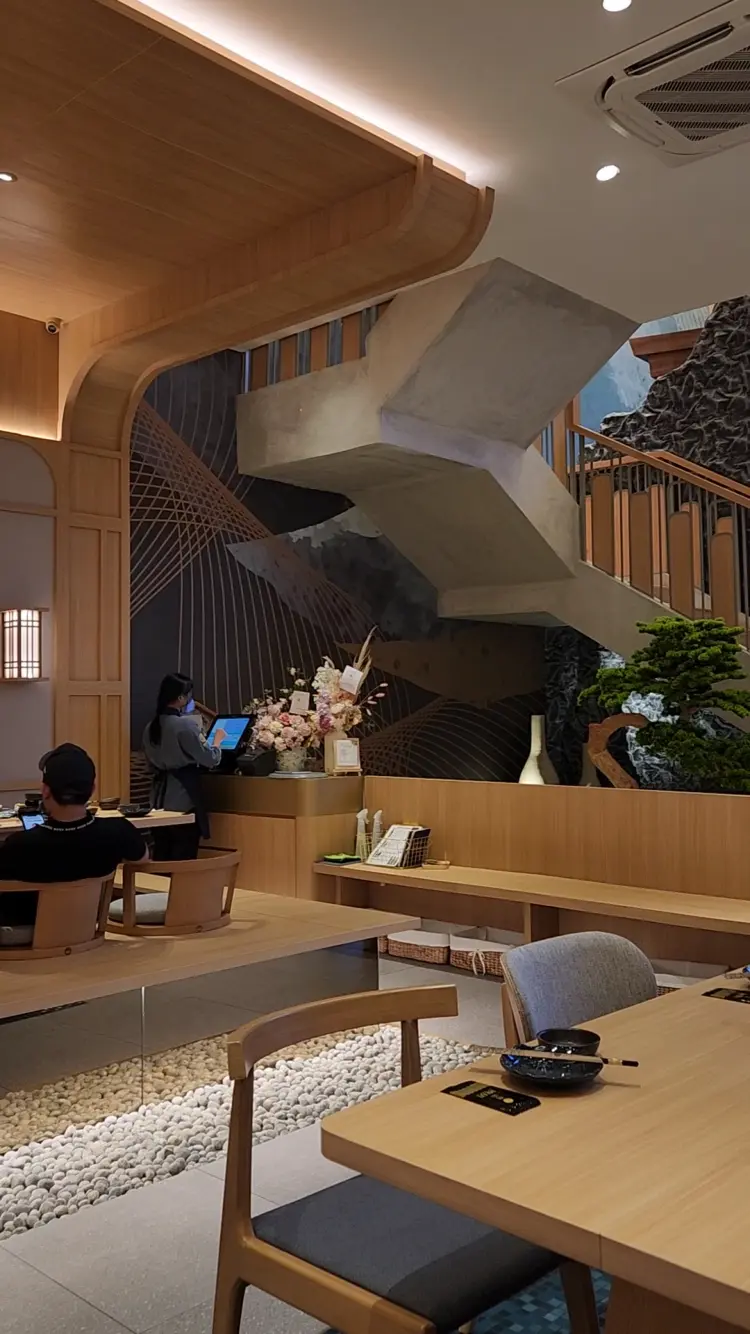 MEIJI Sushi - Teppanyaki - Grill 9