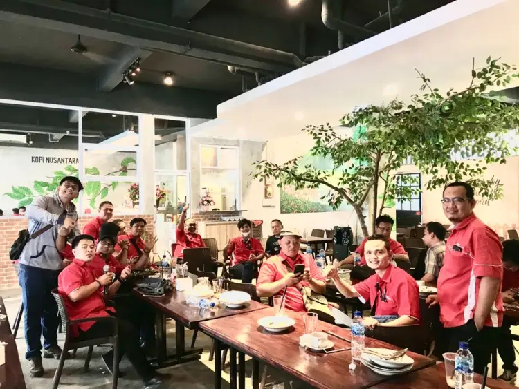 START UP COFFEE HOUSE 4