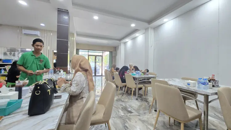 Pempek & Es Kacang Vico ( Depan PIM Mal ) 3