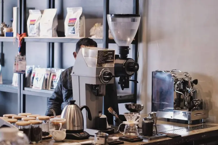 Amstirdam Coffee & Roastery 1