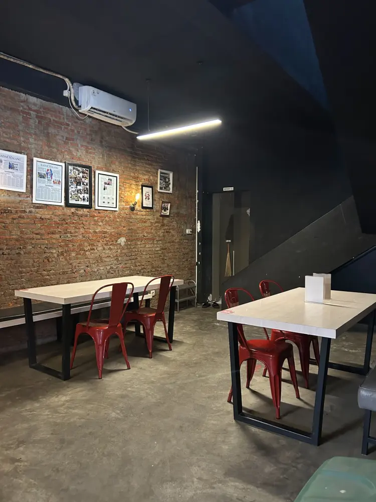 Amstirdam Coffee & Roastery 6