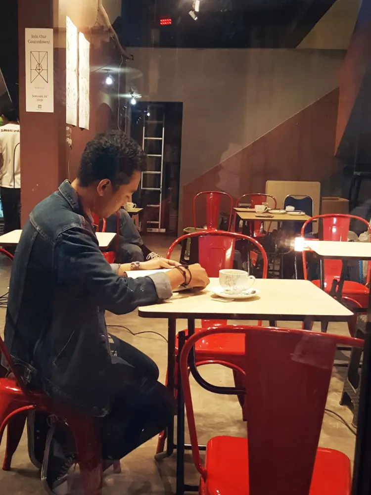 Amstirdam Coffee & Roastery 9