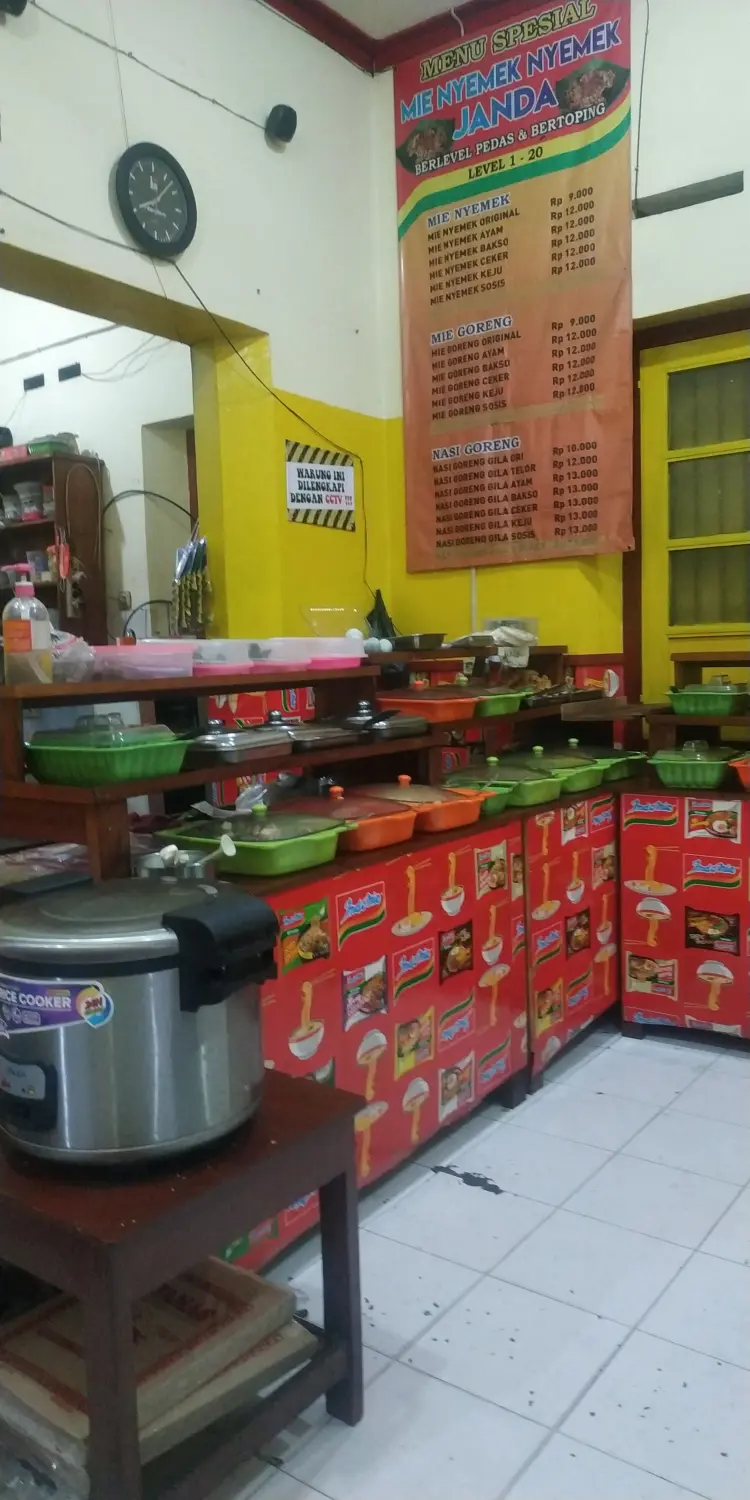 Depot Makan Mang Adhi 7