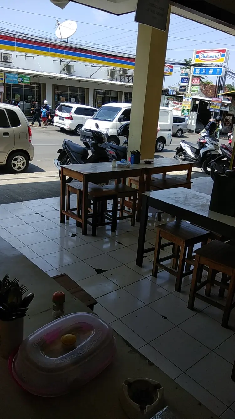 Depot Makan Mang Adhi 4