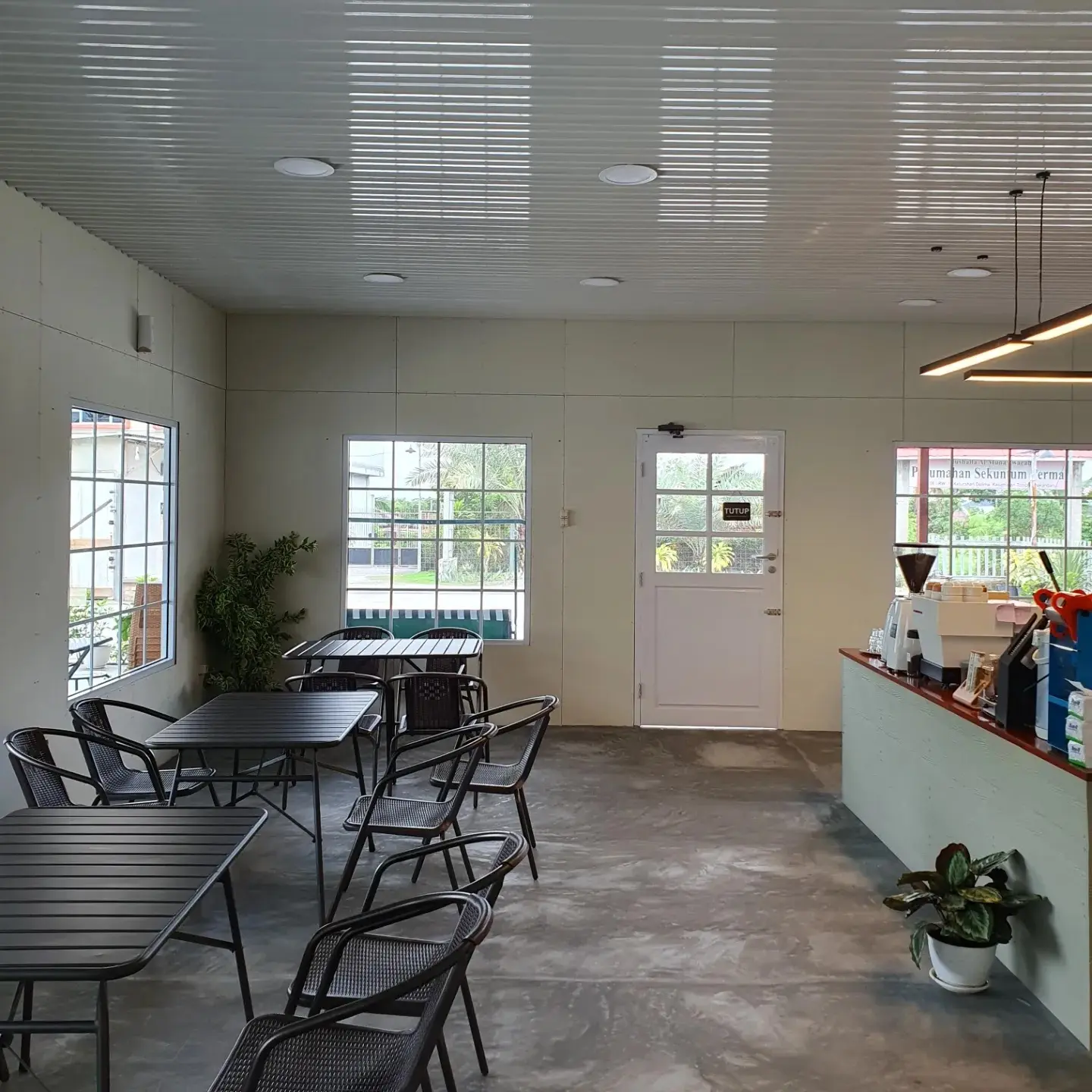 Pekanbaru's best WFC? From a street stall to a homey cafe I could stay in all day. 2