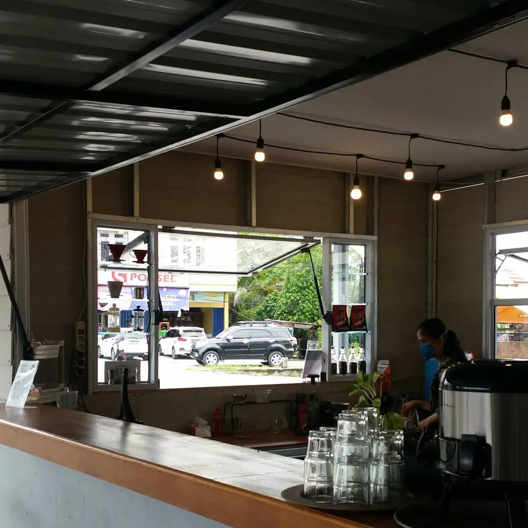 Pekanbaru's best WFC? From a street stall to a homey cafe I could stay in all day. 7