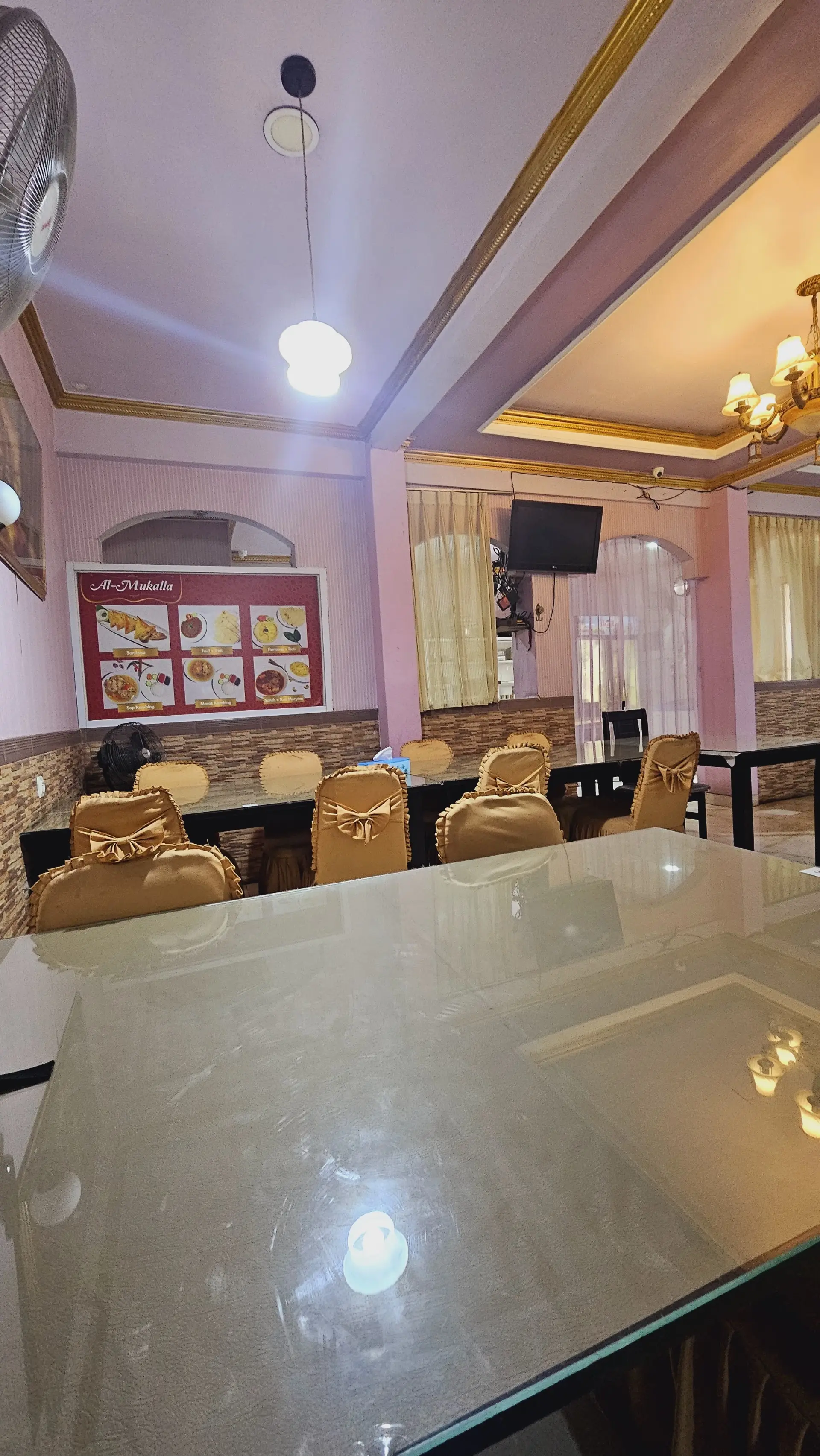 @Carnivore This Middle Eastern hole-in-the-wall in Jakarta has lamb so tender it's a crime 5