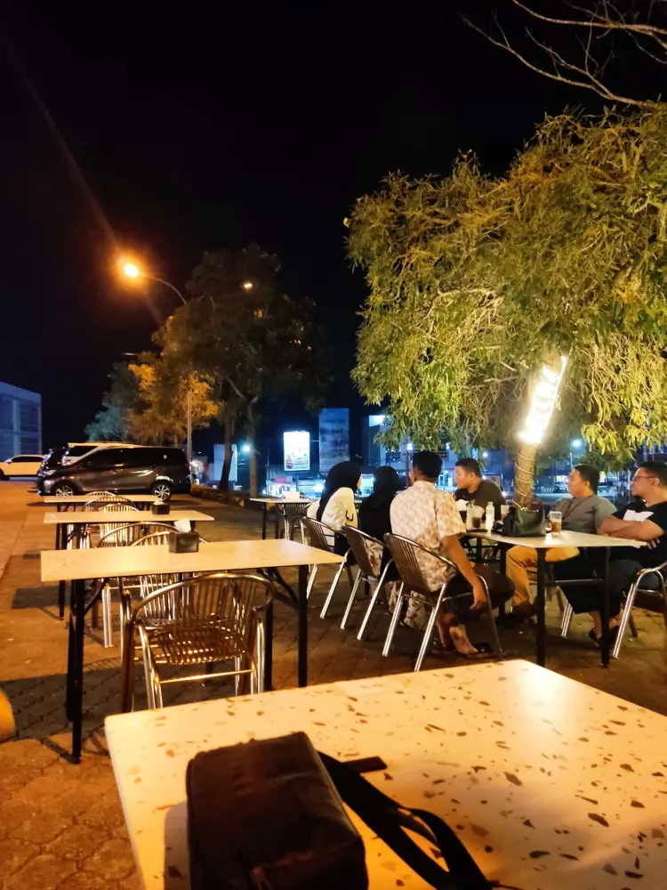 Second Home Bar & Bistro 3