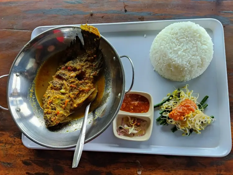 Warung Sugiartha Mujair Nyat - Nyat & Bakar 9