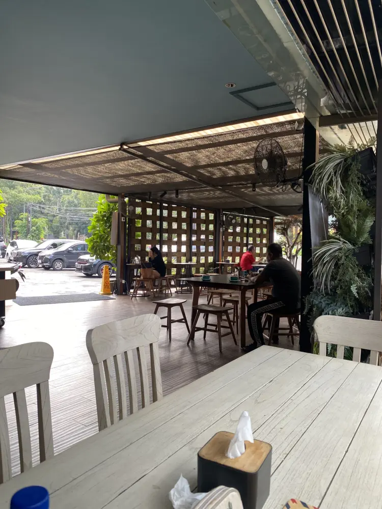 Strada Coffee & Caffe 4