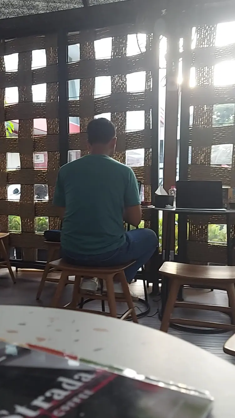 Strada Coffee & Caffe 2