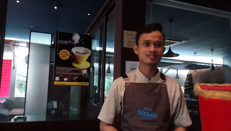 Strada Coffee & Caffe 10