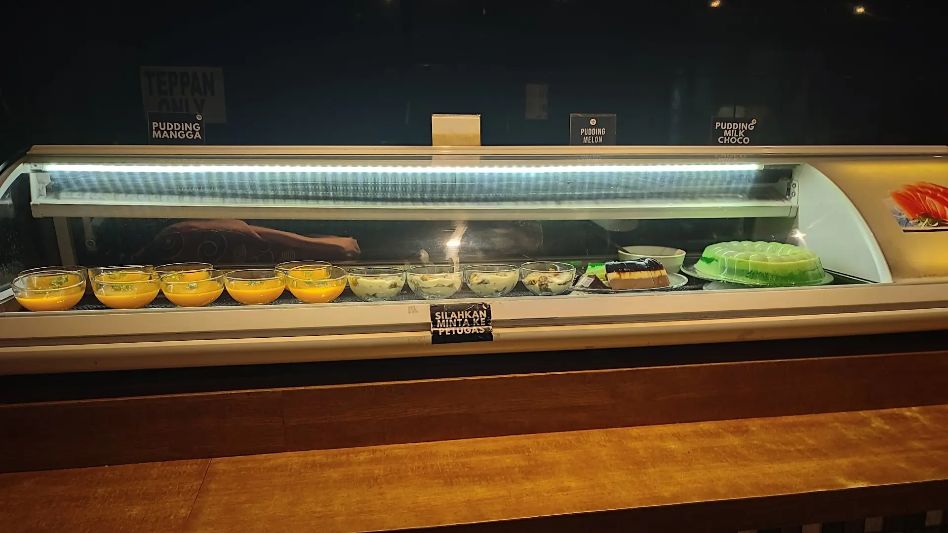 Google 4.7 stars, is that it? Surabaya's Hottest Buffet Cocari, I warn you: avoid peak hours! 3