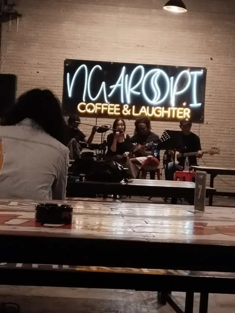 Ngaropi cafe 4